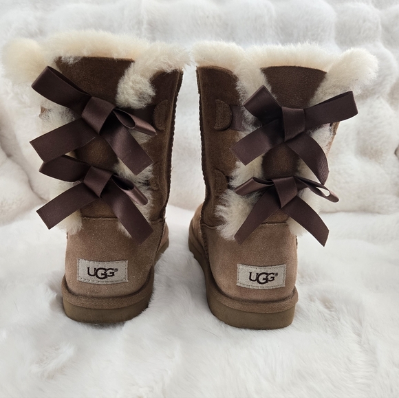 UGG Bailey II Shearling Boot - Picture 2 of 9